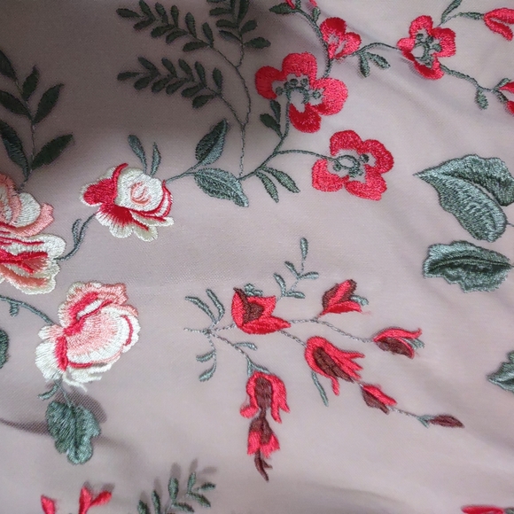 NWT Women's embroidered sleeveless dress. Size M - Picture 5 of 8